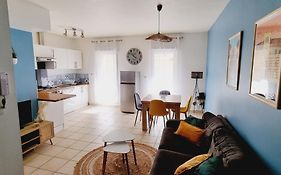 Agreable Appartement Avec 2 Places De Parking Dans Le Garage